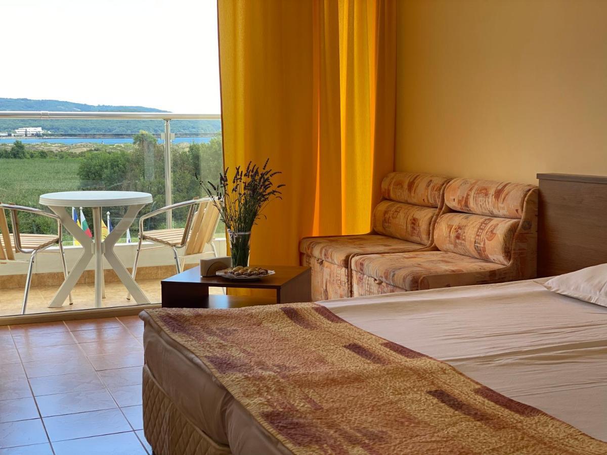 פרימורסקו Hotel Plamena Palace מראה חיצוני תמונה