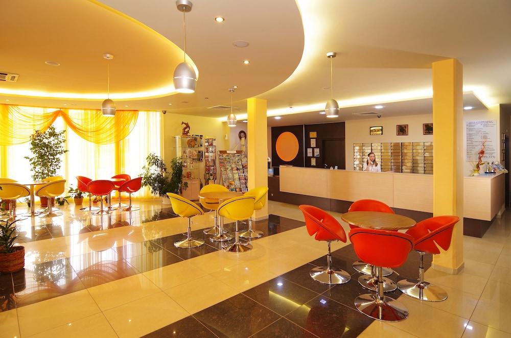 פרימורסקו Hotel Plamena Palace מראה חיצוני תמונה