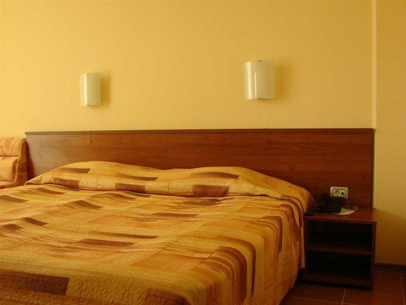 פרימורסקו Hotel Plamena Palace מראה חיצוני תמונה