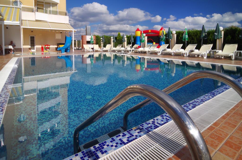 פרימורסקו Hotel Plamena Palace מראה חיצוני תמונה