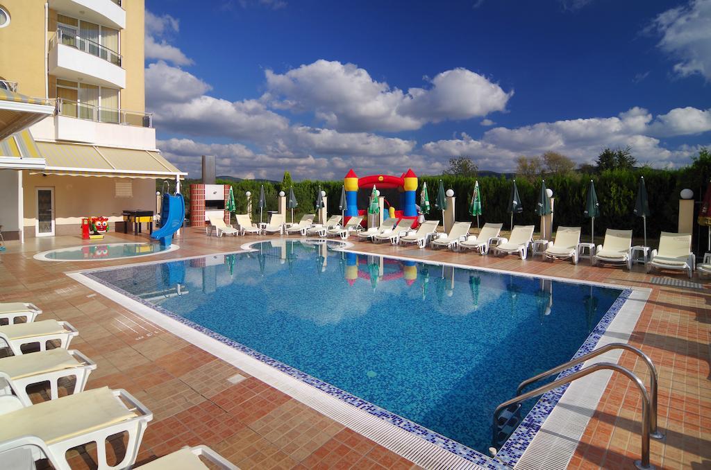 פרימורסקו Hotel Plamena Palace מראה חיצוני תמונה