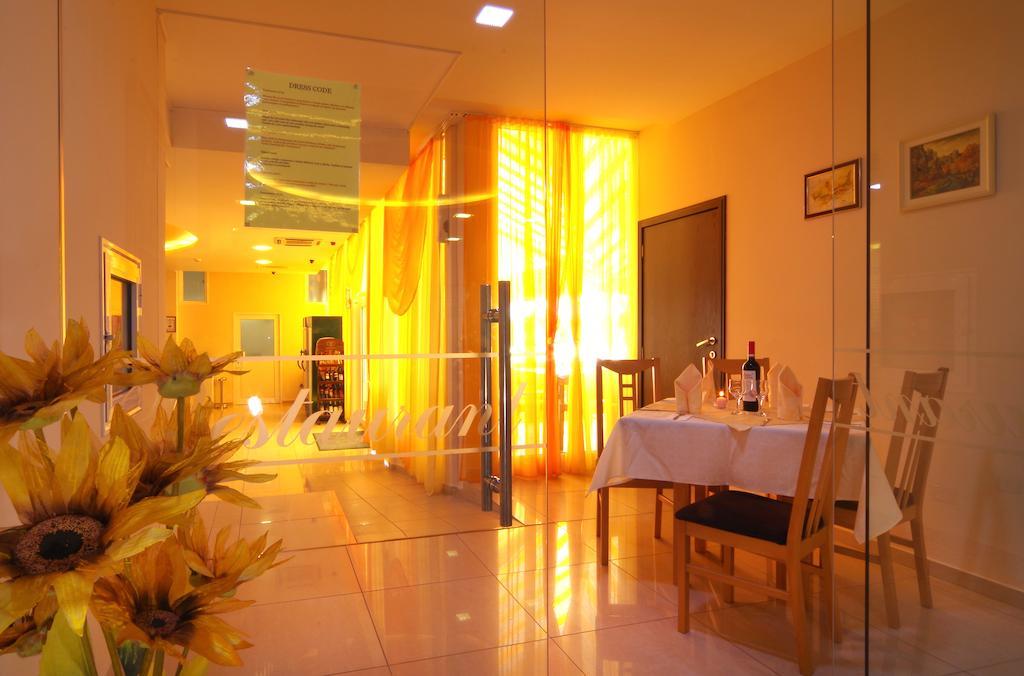 פרימורסקו Hotel Plamena Palace מראה חיצוני תמונה